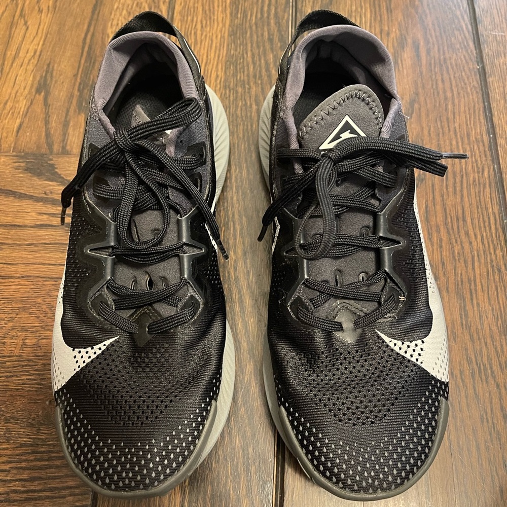 NIKE Pegasus Trail 2 - Black Dark Smoke Grey size 7.5 mens